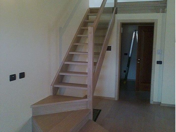 Archisio - Falegnameria Decrestina Pierluigi - Progetto Scala in rovere olio bianco