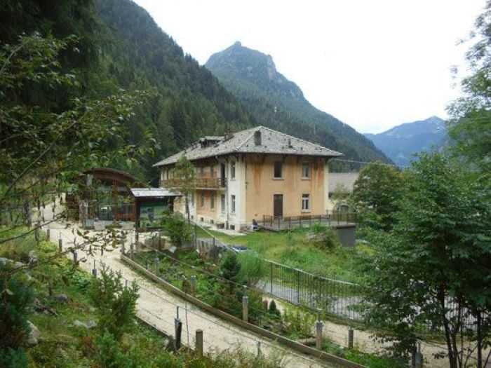 Archisio - Manuel Tonolini - Progetto Recupero edificio per realizzazione hotel