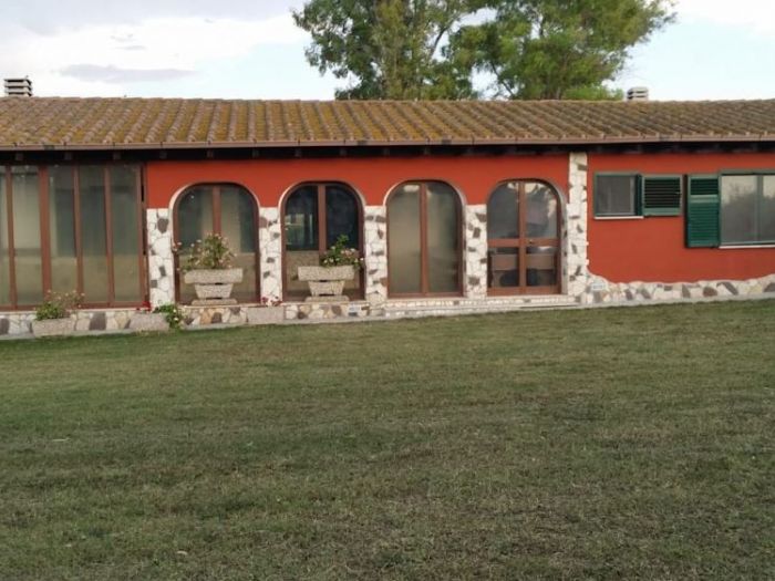 Archisio - Angela Paniccia - Progetto Villa francesca - relooking dependance destinata agli affitti brevi