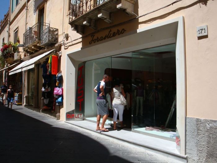 Archisio - Stefano Costantino - Progetto Just outlet