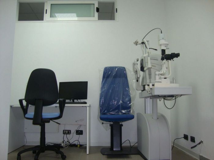 Archisio - Imetallici Di Taverna Andrea Taverna - Progetto Pareti in cartongesso e arredo locale commerciale