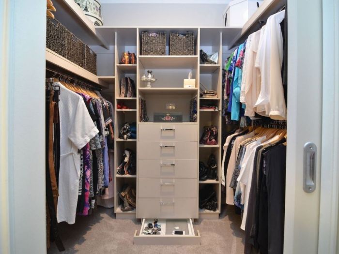 Archisio - Cali Giuseppe Rappresentanze - Progetto Armadio