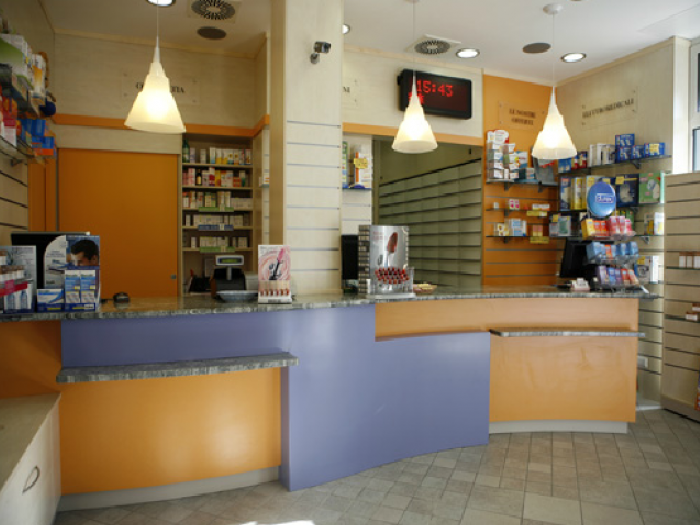 Archisio - Cotto Arredamenti - Progetto Arredamenti per farmacie e parafarmacie gelaterie