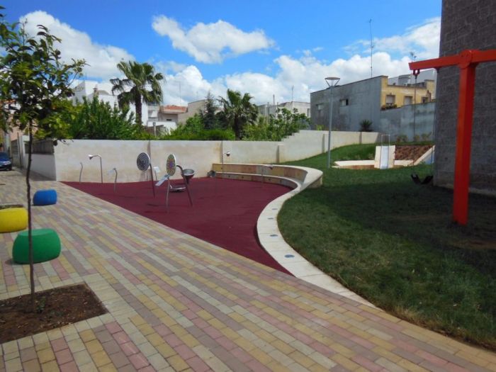 Archisio - Daniele Francesco Santoro - Progetto Cdbedb - citt delle bambine e dei bambini