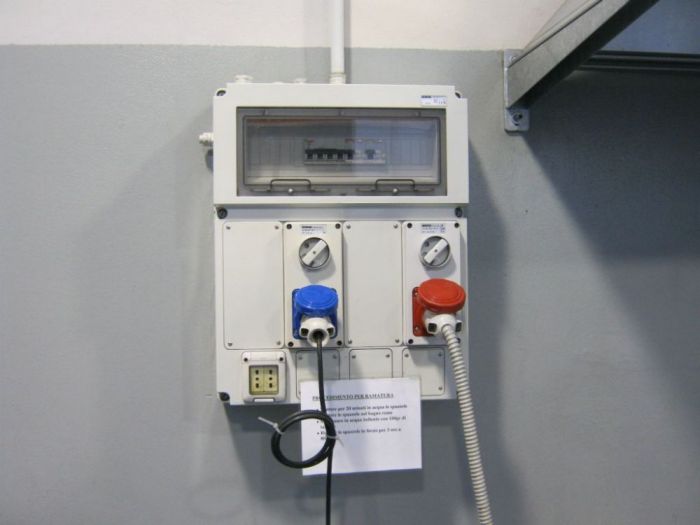 Archisio - Modernaluce Impianti Elettrici - Progetto 2012 monza officina meccanica