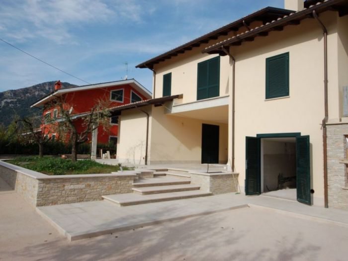 Archisio - Gianluca Fricchione - Progetto Ristrutturazione casa isolata