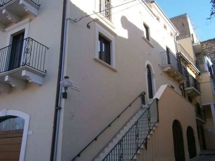 Archisio - Maurizio Loi - Progetto Committente carlo caramanico - restauro e consolidamento fabbricato