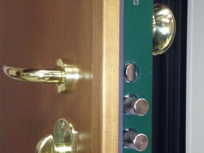 Archisio - Aries Di Michele Bortolotti - Progetto Conversione serratura a cilindro europeo per porta blindata