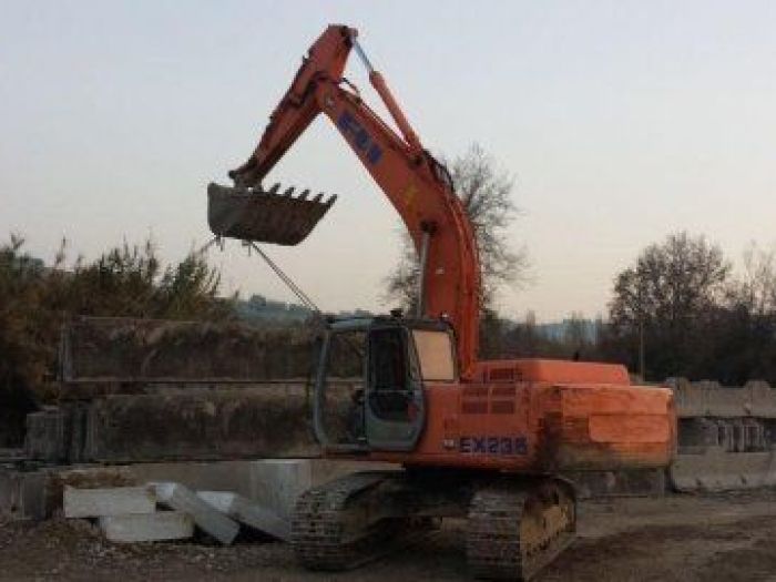 Archisio - Gian Soccoop - Progetto Inerti di cava naturali di frantoio riciclati barriere new jersey lavori edili e stradali Demolizionii civili e industrialiCentro recupero macerie e trasporto professionale