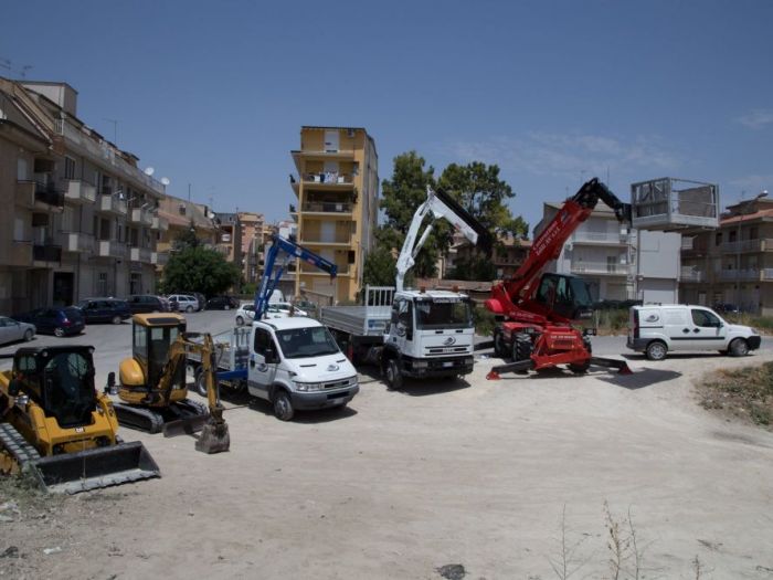 Archisio - Costruzioni Edili Av - Progetto I nostri mezzi