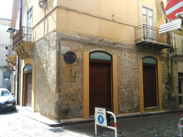 Archisio - Giovanni Di Carlo - Progetto Ristrutturazione di un locale nel cento storico di caltanissetta