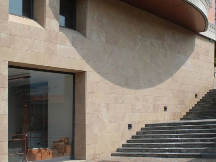 Archisio - Nca Nunzio Carraffa - Progetto Complesso residenziale-commerciale-direzionale badoni lecco 1994-1998