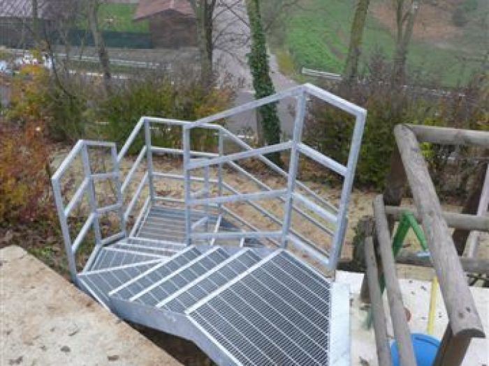 Archisio - Poliprogram - Progetto Scale soppalchi persiane pensiline e passerelle