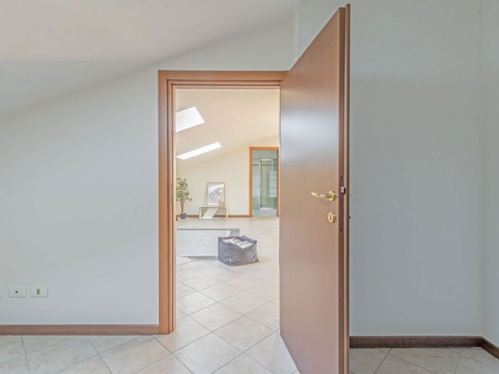 Archisio - Eukalipto Studio - Progetto Home staging completo servizio fotografico e foto drone su duplex vuoto