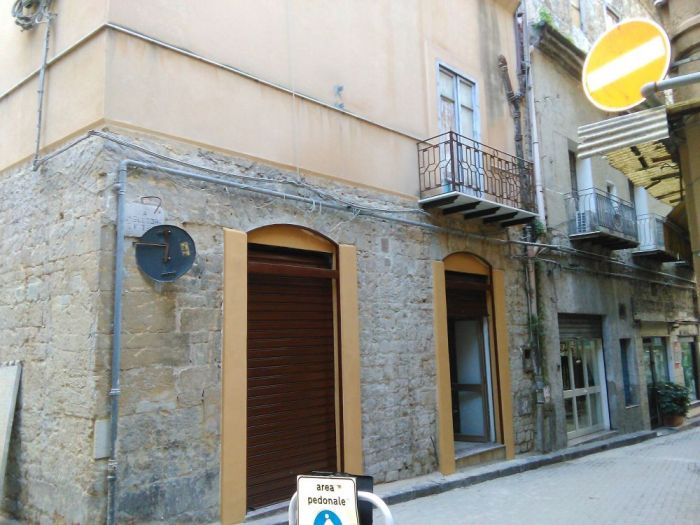 Archisio - Giovanni Di Carlo - Progetto Ristrutturazione di un locale nel cento storico di caltanissetta