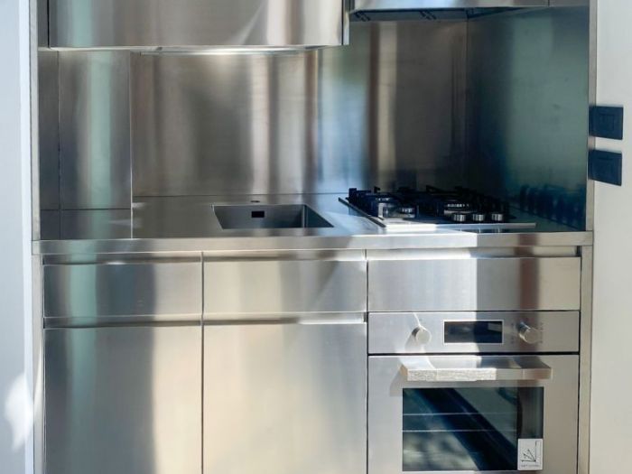 Archisio - Ideakasa Srl - Progetto La cucina di acciaio