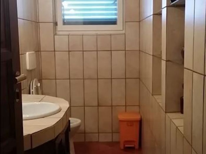 Archisio - Angela Paniccia - Progetto Villa francesca - relooking dependance destinata agli affitti brevi