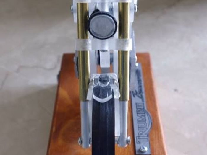 Archisio - Vala Lampade - Progetto Lampada motocicletta marca triumph