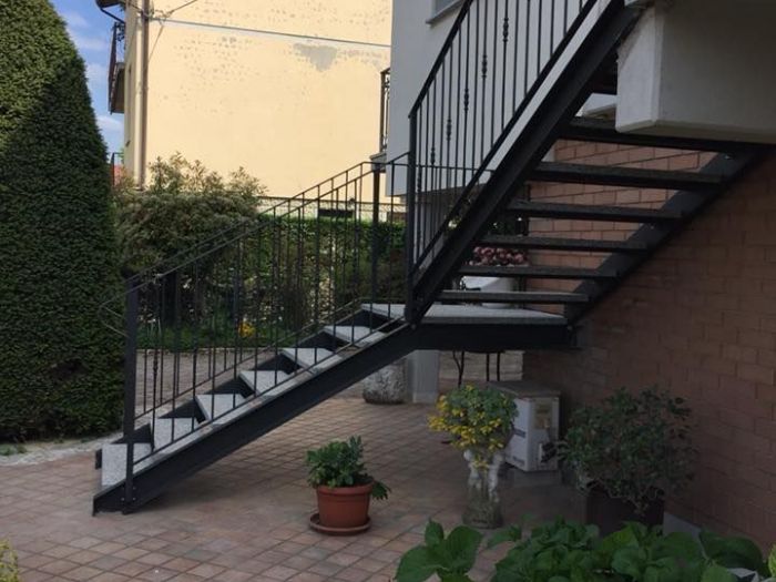 Archisio - Piccola Carpenteria Metallica - Progetto Ringhiera in ferro e scalini