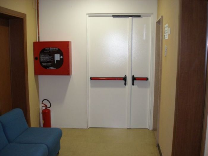 Archisio - Serramenti Puglisi srl - Progetto Portoni a libro e porte tagliafuoco