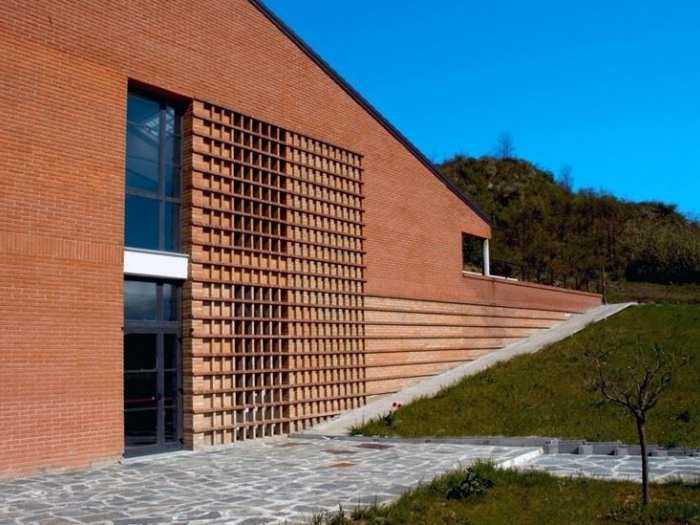 Archisio - Francesco Campidonico - Progetto Centro di vinificazione a lerma al 2 premio recupero della qualit nel paesaggio montano 2004 regione piemonte settore beni ambientali