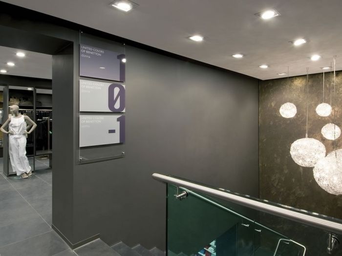 Archisio - Asso spa - Progetto Allestimento e arredamento di negozi