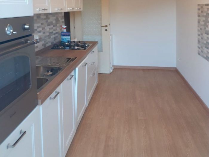 Archisio - Mani Srl Ristrutturazini - Progetto Ristrutturazione in 7giorni di una cucina presso un appartamento sito in roma zona acilia