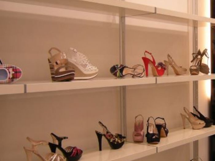 Archisio - Arch Enzo Cannavale - Progetto Showroom rocco calzature afragola napoli