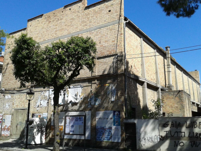 Archisio - Marco Quagliatini - Progetto Rifunzionalizzazione del sistema del centro urbano e del cinema ambra terzo classificato