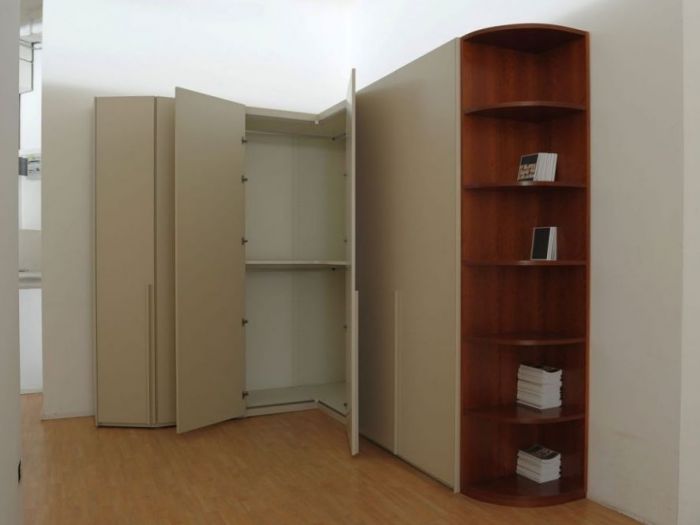 Archisio - Falegnameria Fabrizio Eric - Progetto Armadi con ante a specchio angolare misure angolare