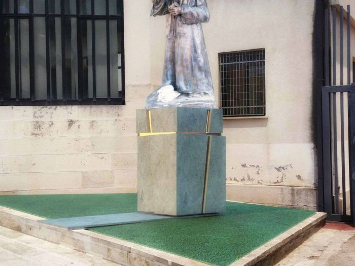 Archisio - Dam Architecture - Progetto Piedistallo p Pio