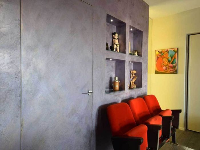 Archisio - Roberto Silvestri - Progetto Pareti in cemento luci a led e colori decisi