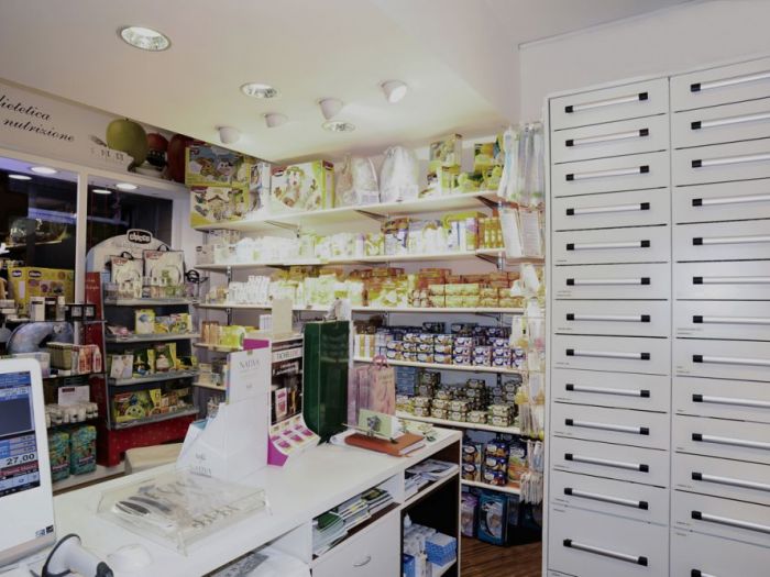 Archisio - X Studio - Progetto Parafarmacia cloe - napoli 2013