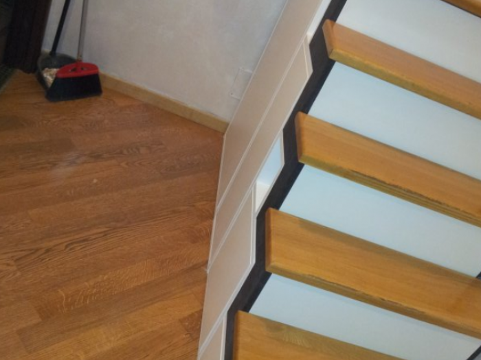 Archisio - Arte Del Legno 86 Snc - Progetto Armadio sottoscala in legno laccato bianco