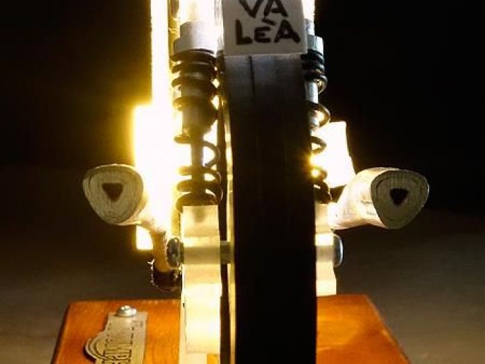 Archisio - Vala Lampade - Progetto Lampada motocicletta marca triumph