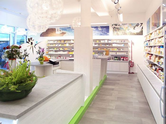 Archisio - Sara Basana - Progetto Progettazione di arredo per negozi e attivit commerciali