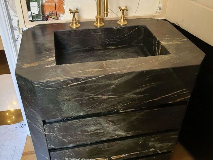 Archisio - Dalla Pozza Marmi Srl - Progetto Bagno in quarzite belvedere