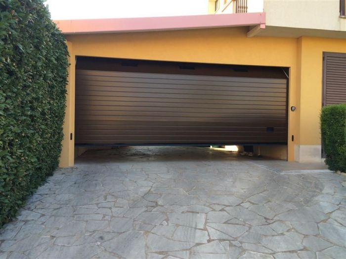 Archisio - Serramenti Puglisi srl - Progetto Porte basculanti e porte sezionali