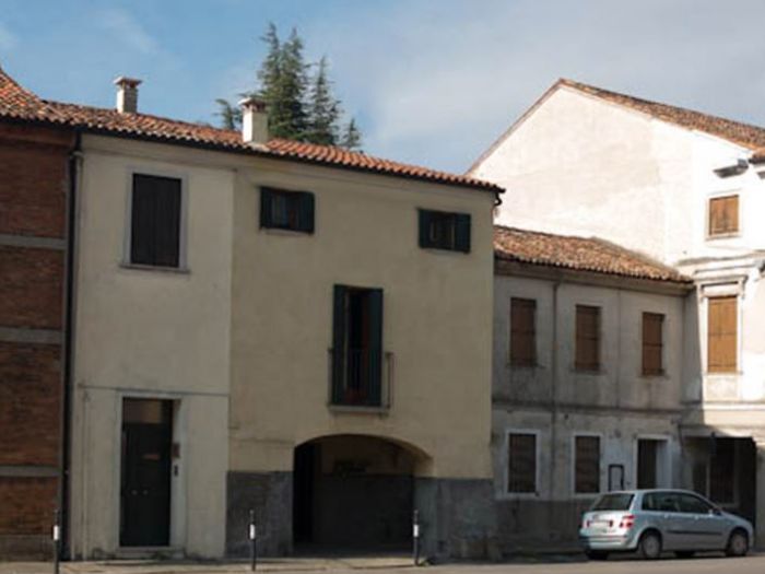 Archisio - Cristina Rampazzo - Progetto Ripristino conservativo di edificio residenziale - anno 20032005