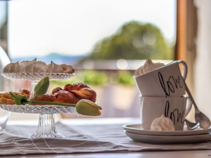 Archisio - Marina Ghedini - Progetto Home staging full con mobili di cartone