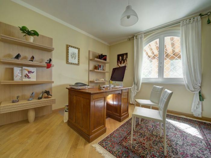 Archisio - Studio Di Architettura Mannelli - Progetto Consolle e librerie-espositori