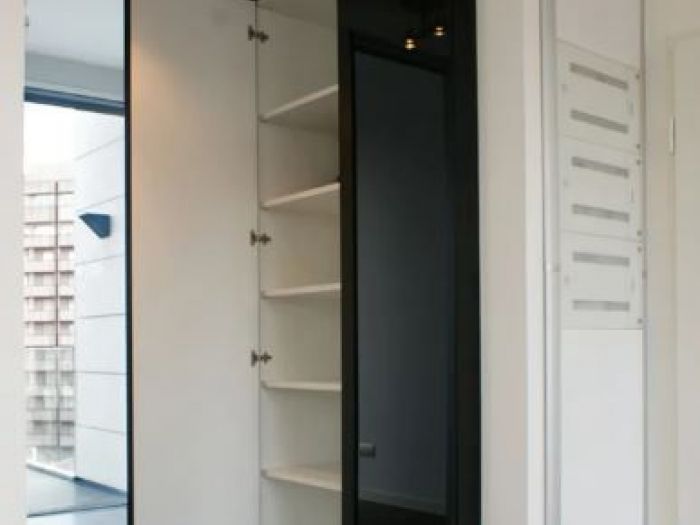 Archisio - Gaia Brunello Photohomestaging - Progetto Appartamento a milano - spazi contenitori e giochi di trasparenze