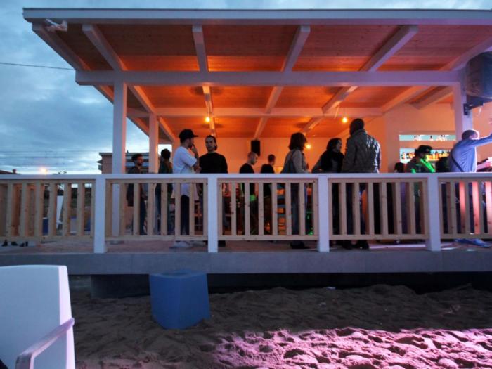 Archisio - Marco Quagliatini - Progetto Chiosco barracuda summer fire