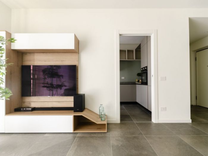 Archisio - Gilardi Interiors On Staging - Progetto Una cucina moderna e funzionale con doppia colonna e tavolo da pranzo