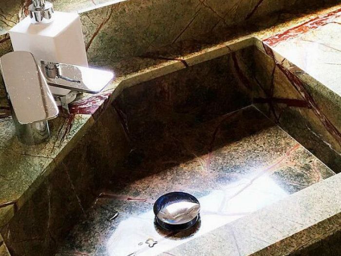 Archisio - Gminternational - Progetto Bagni in marmo