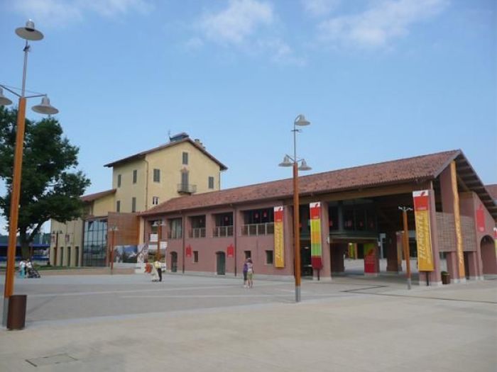 Archisio - Studio Architettura Golinelli - Progetto Parco commerciale e del tempo libero mondovicino - factory outlet- arch M Golinelli factory outlet medie superfici cascina viotto