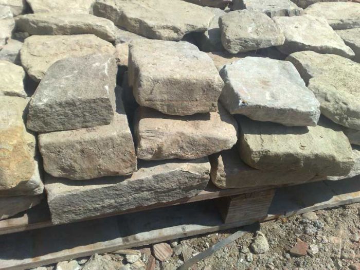 Archisio - Rombi Efisio - Progetto Pietre di langa su misura