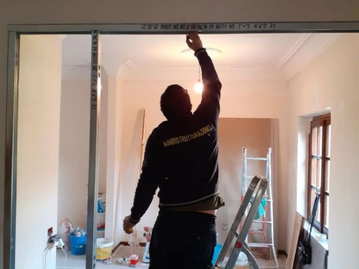 Archisio - Mani Srl Ristrutturazini - Progetto Parete in cartongesso per aggiungere una stanza presso un appartamento in roma zona axa