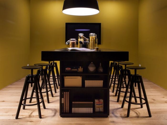 Archisio - Didon Comacchio Architects - Progetto Showroom ll light village