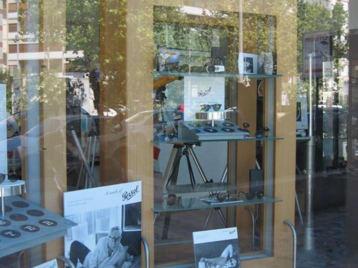 Archisio - Salvatore Bottone - Progetto Arredamento negozio di ottica